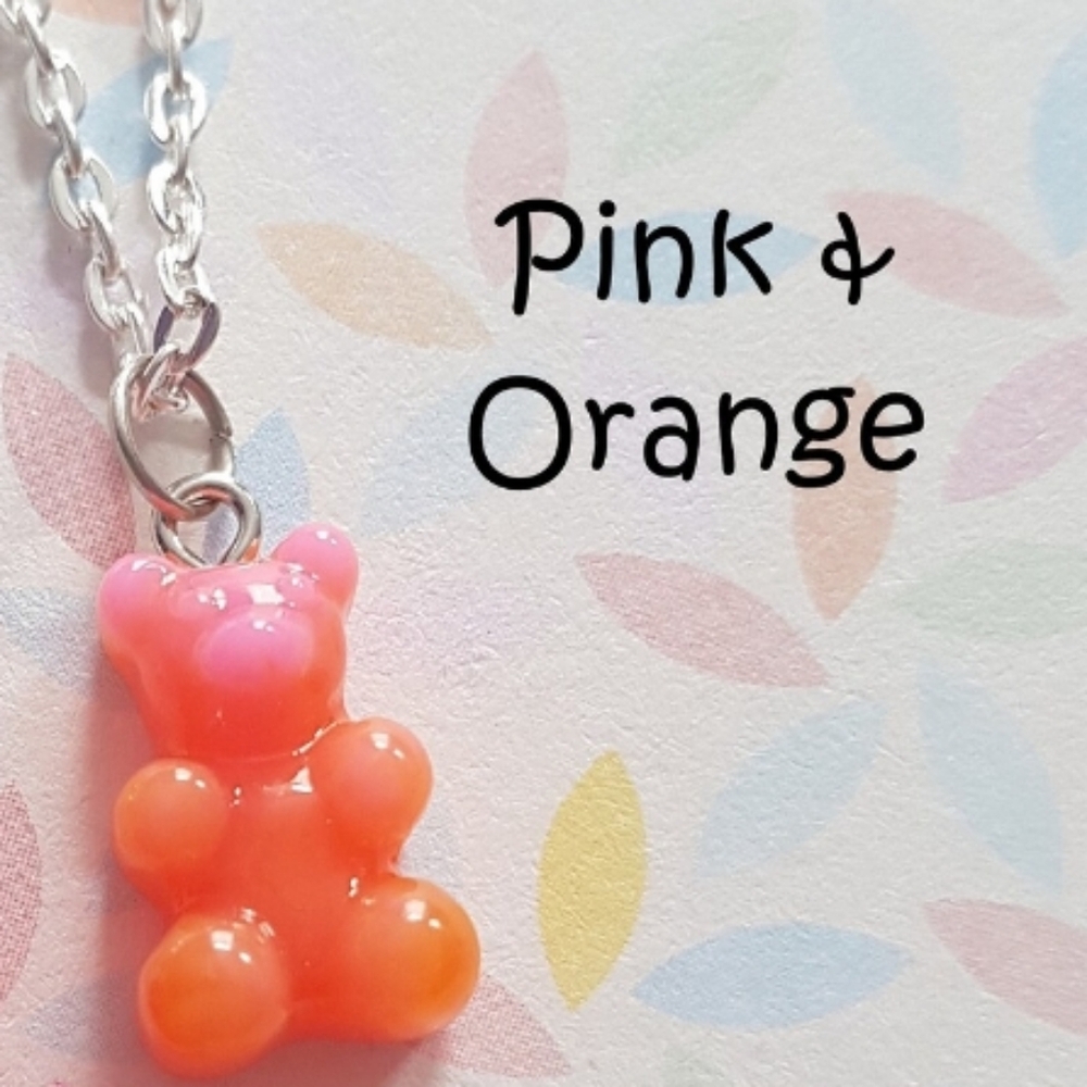 Gummy bear necklace 🧡💓🧡💓